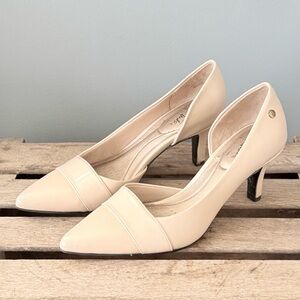 Life Stride Nude Heels Size 8.5 A36
